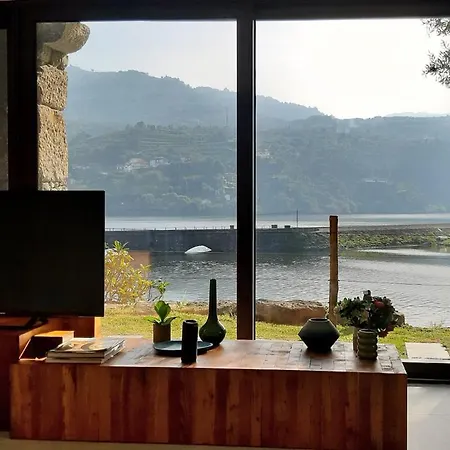 منزل ريفي Casas De Pousadouro *