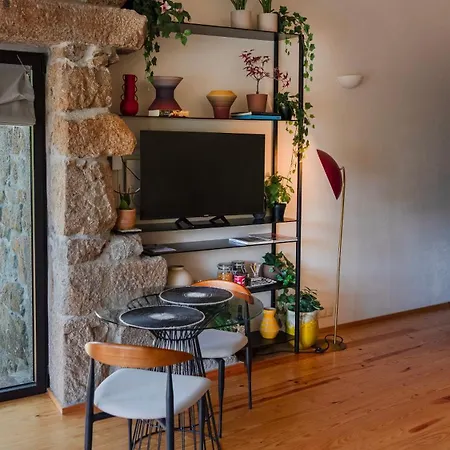 Casas De Pousadouro 컨트리하우스 *