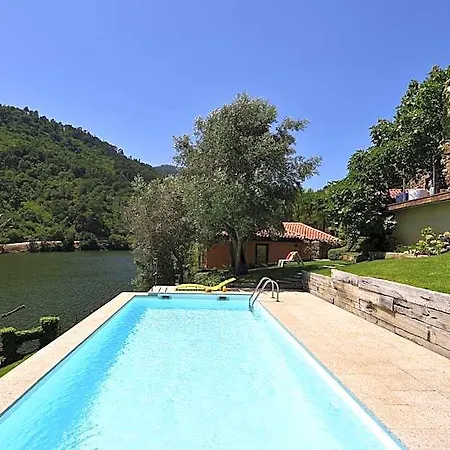Casas De Pousadouro *