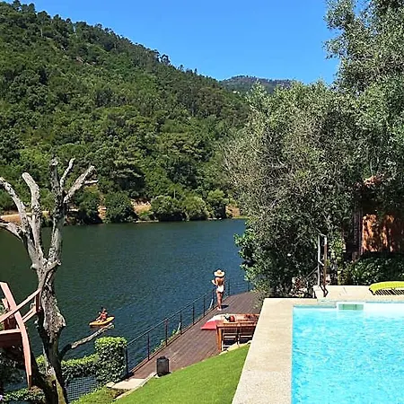 منزل ريفي Casas De Pousadouro *