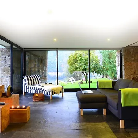 Casas De Pousadouro *