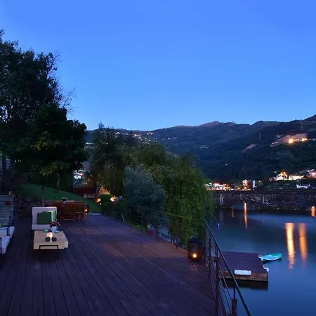 컨트리하우스 Casas De Pousadouro *