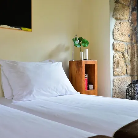 Casas De Pousadouro *