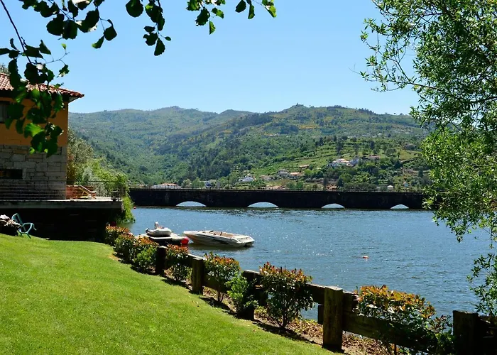 Casas De Pousadouro *